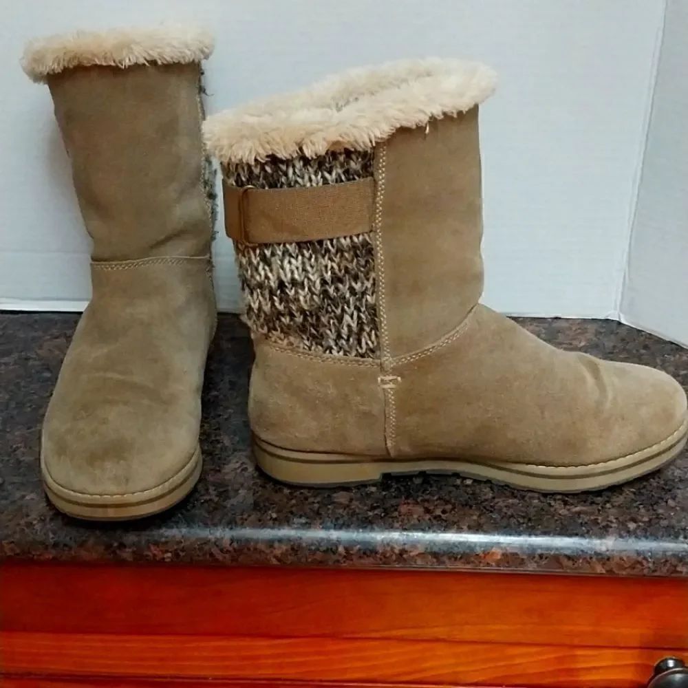 POLARAIR BOOTS...Size 8...EUC